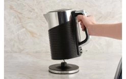 Wasserkocher Kitchen Gear 2200 W 1,7 Liter Schwarzes/Chrom -Einrichtungsgeschaft 902012420101 1100 D 637435246259353250