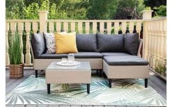 Loungeset Lissabon 5 Teile + Glasplatte Loungesofa Für Alle, Die Eine Erweiterbare Und Flexible Lösung Für Ihren Balkon Oder Ihre Terrasse Bevorzugen. Module Aus Pflegeleichtem Kunstrattan. Mit Polsterauflagen Und Kissen. Die Mitgelieferte Glasplatte Kann Eines Der Module In Einen Praktischen Tisch Verwandeln. 7 Loungeset Lissabon 5 Teile + Glasplatte Loungesofa Für Alle, Die Eine Erweiterbare Und Flexible Lösung Für Ihren Balkon Oder Ihre Terrasse Bevorzugen. Module Aus Pflegeleichtem Kunstrattan. Mit Polsterauflagen Und Kissen. Die Mitgelieferte Glasplatte Kann Eines Der Module In Einen Praktischen Tisch Verwandeln. -Einrichtungsgeschaft S2 2020 Lissabon 5delar 1160 637547834599634050